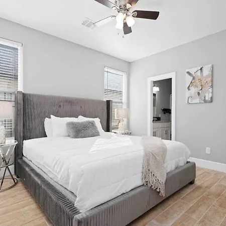 2 Homes*Sleeps 9*Gated Parking* Near Nrg